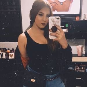 Meet your Posher, Leslie